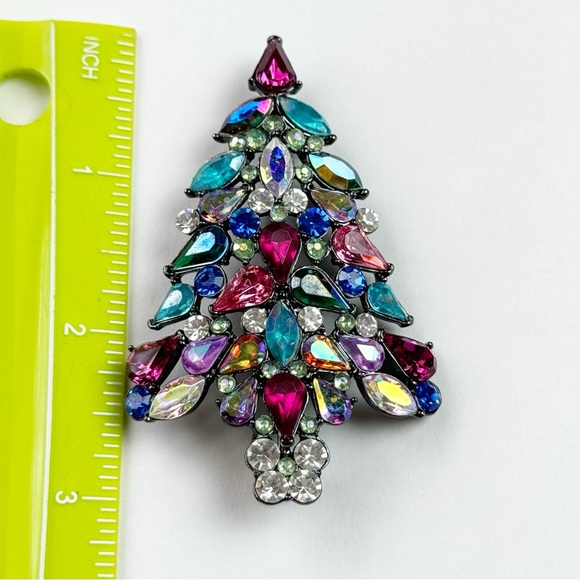 Vintage Avon 2006 Crystal Christmas Tree Brooch 3rd Annual - Picture 2 of 6